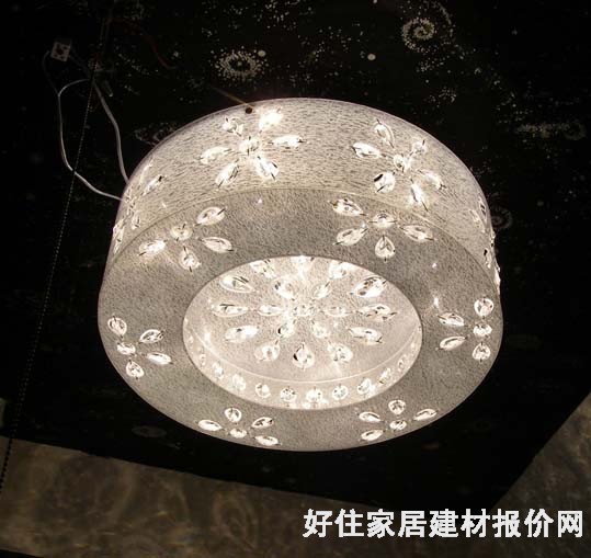 吊灯 金属灯架+亚克力灯罩 现代简约风格 白色