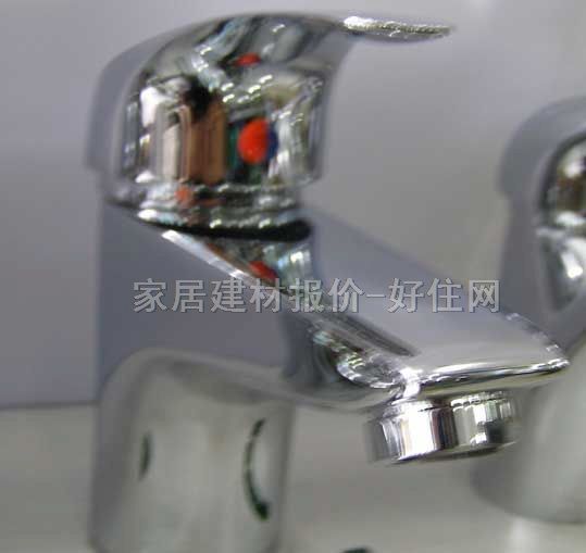 面盆龙头 W1061 冷热 单把双孔 无 不锈钢