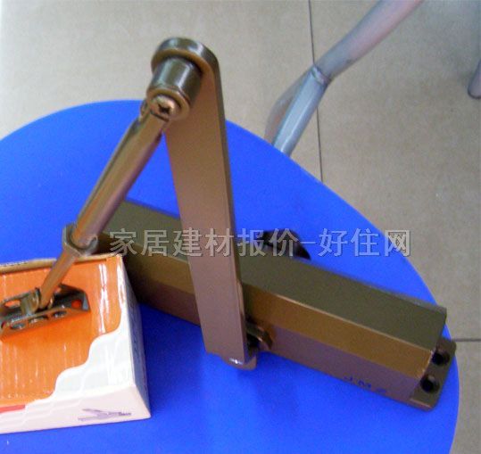 闭门器 82 铸铝