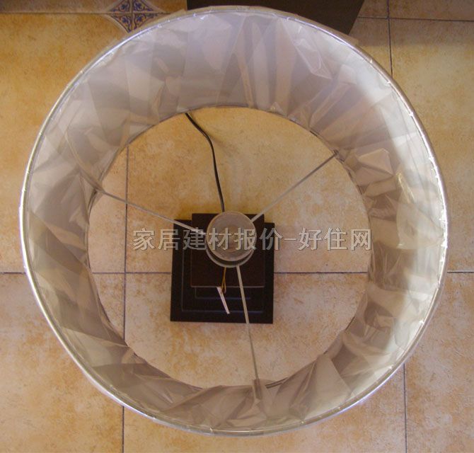 鑫圣美台灯 白色T2001 高未知cm 现代流行 布艺灯罩 木质灯架